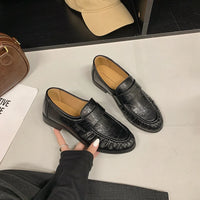 Fashion Round Toe Pleated Women Pumps Outdoor Casual Low Heel Shoes Solid Color Breathable Ladies Shoes Pull on Slip-on Loafers